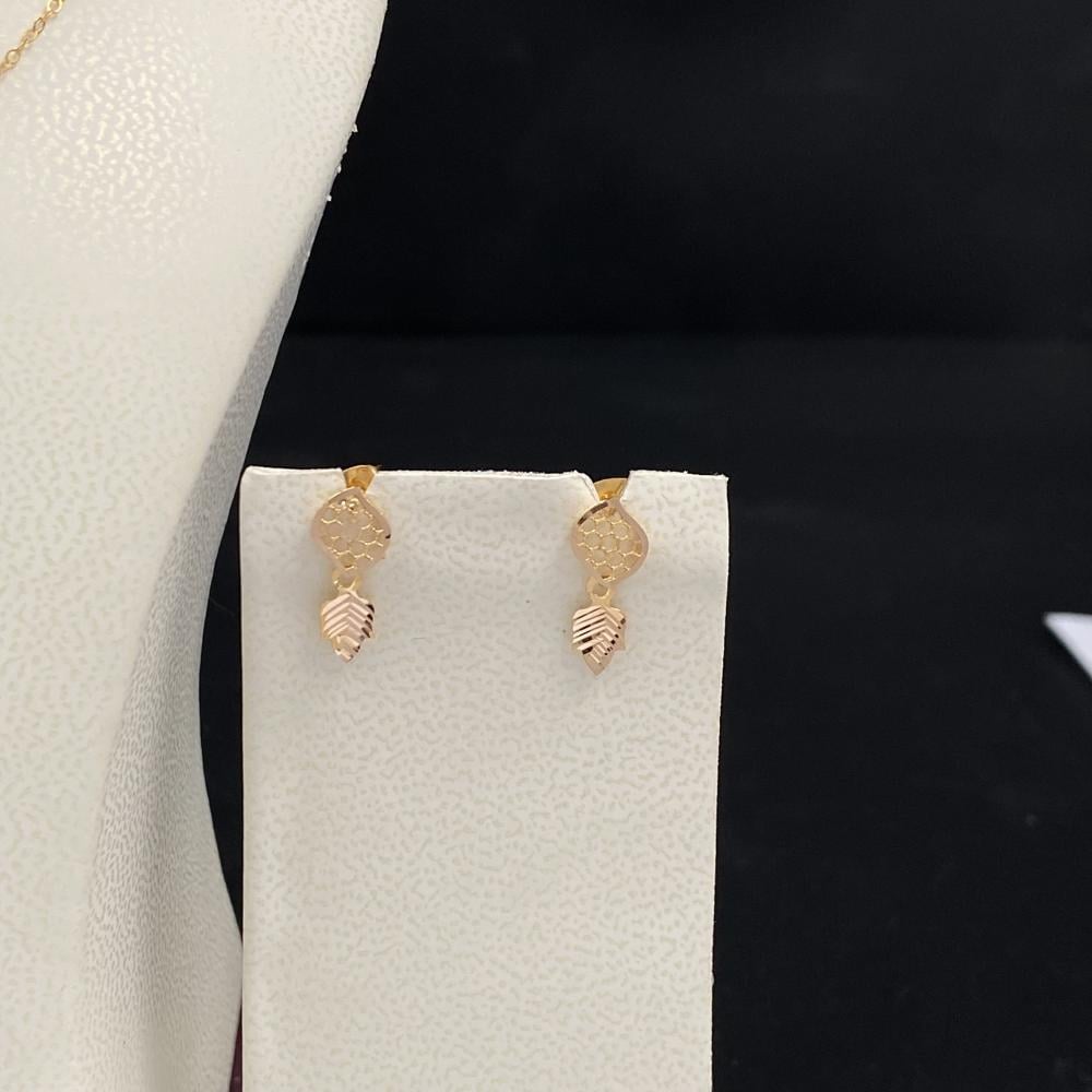 نصف طقم ذهب عيار 21 الوزن 3.81 جرام