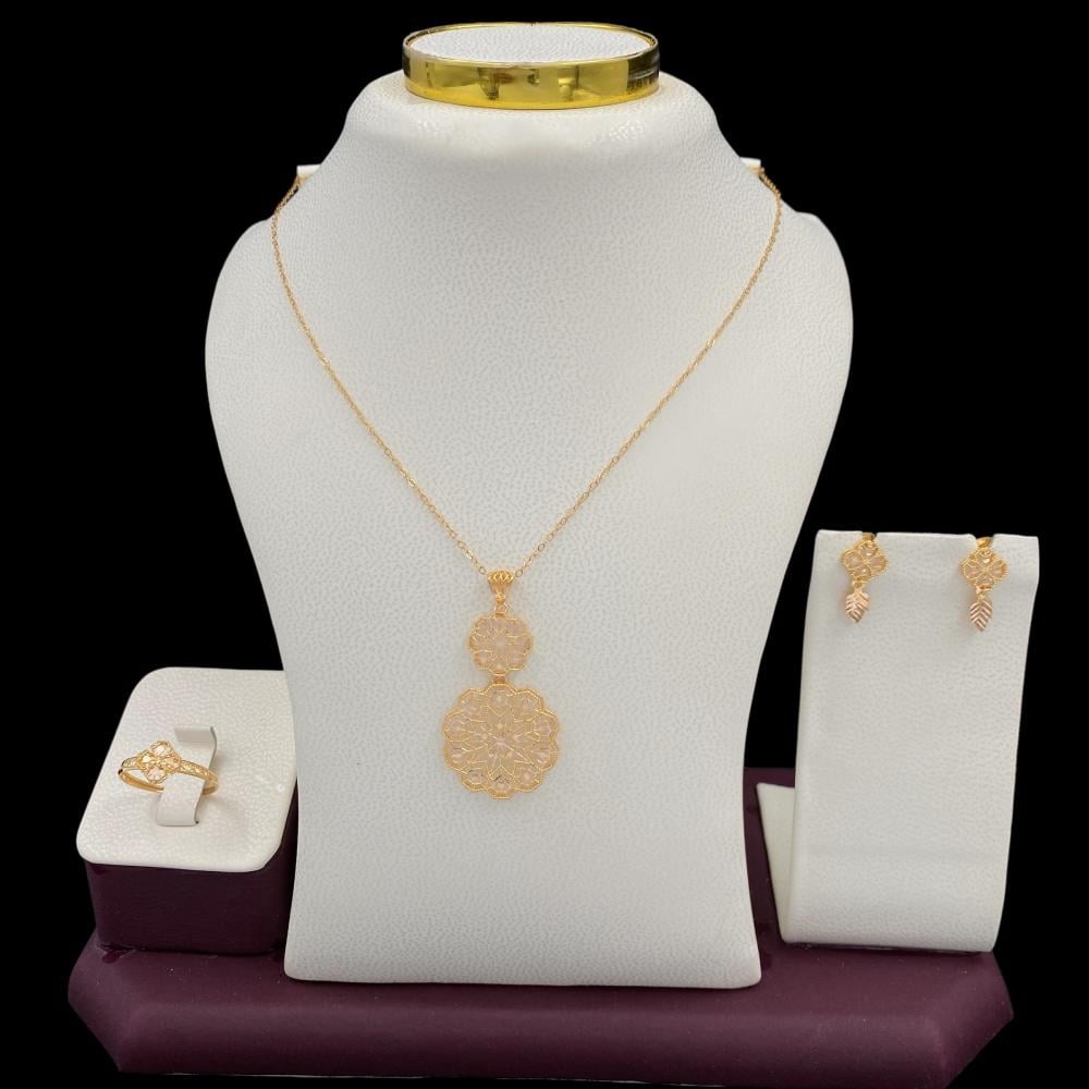 نصف طقم ذهب عيار 21 الوزن 4.30 جرام