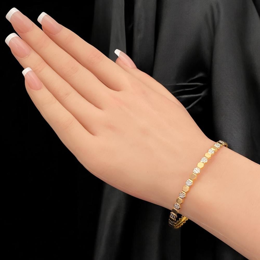 اساور شوميه ذهب وزن 5.75 جرام بتصميم سداسي أنيق
