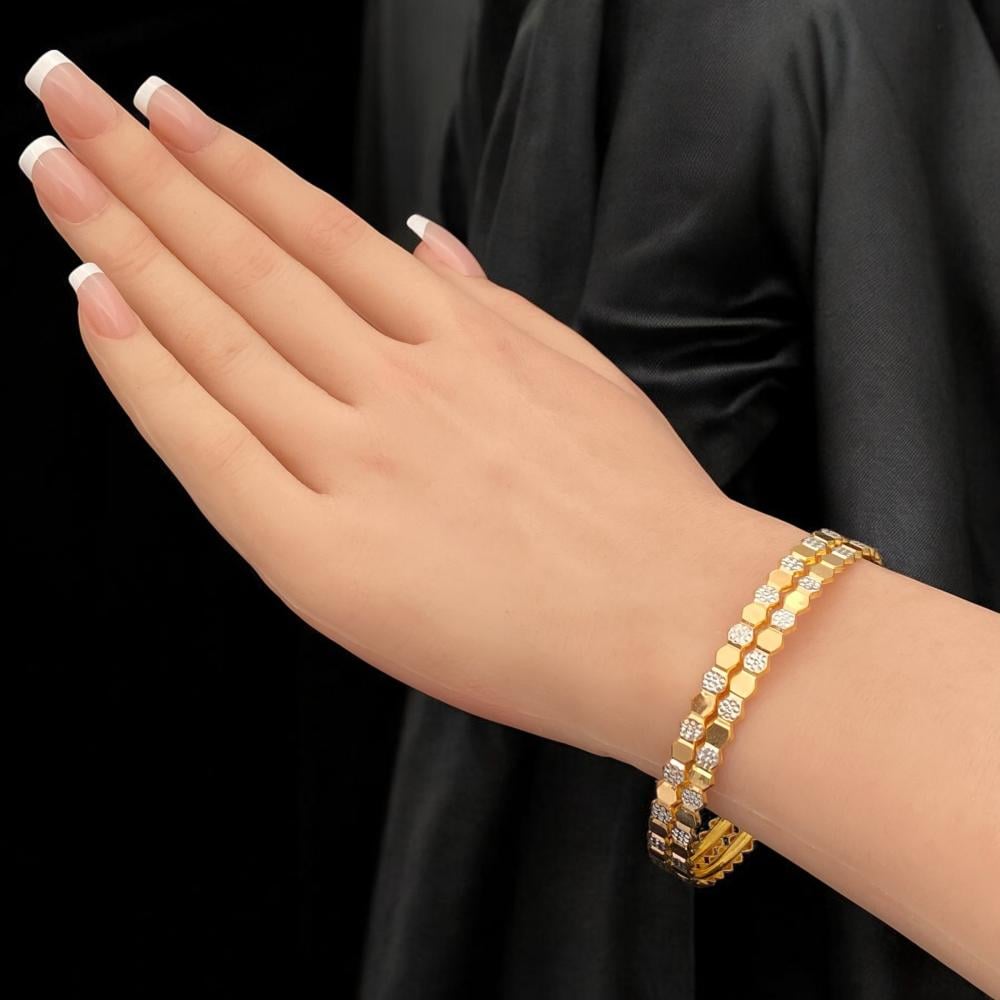 اساور شوميه ذهب وزن 5.75 جرام بتصميم سداسي أنيق