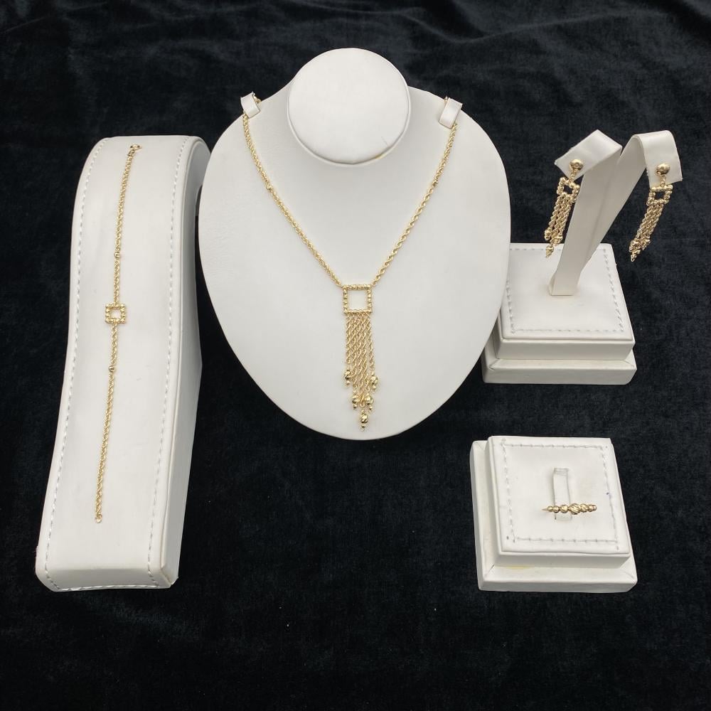 طقم ذهب عيار 18 الأناقة اللي تستاهلينها بوزن  11.63 جرام