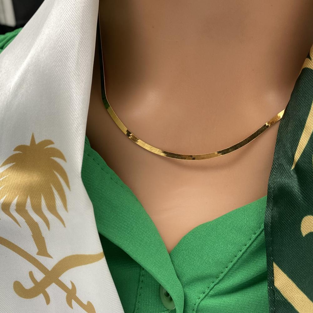 21k gold flat necklace, weight 4.8 grams