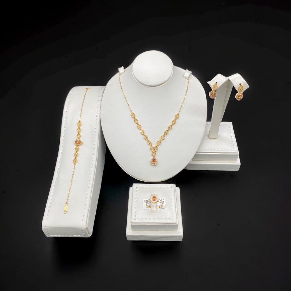 طقم ذهب عيار 21 الوزن 9.83 جرام