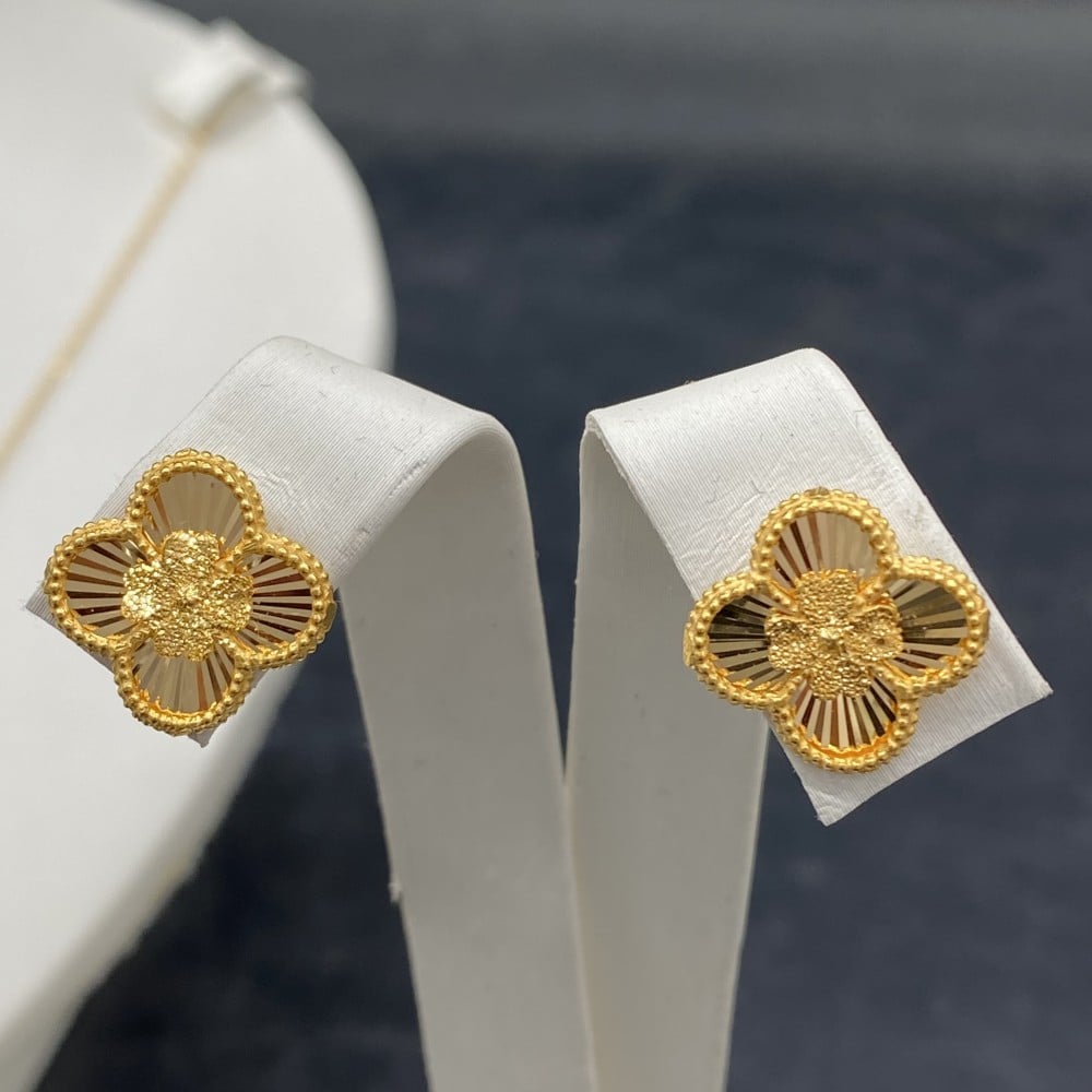 طقم ذهب عيار 21 الوزن 12.22 جرام