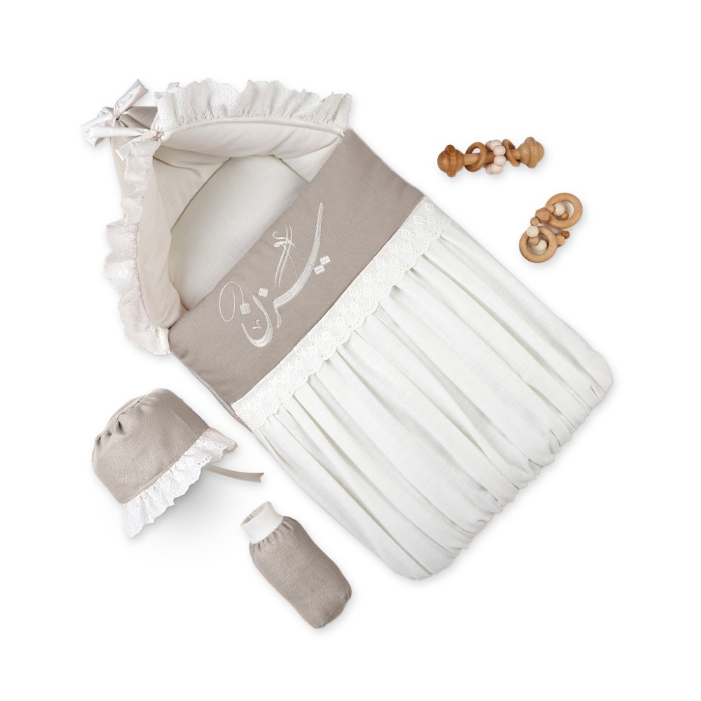 مدس استقبال مطرز بالاسم