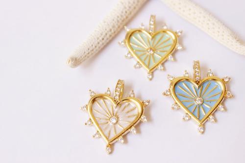 تعليقة قلب زركون ملون