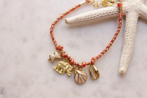 اسورة خيط مع تعليقات مطلية ذهب