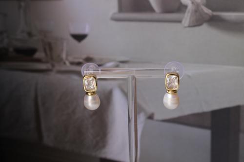 حلق مربع زركون مع لولو