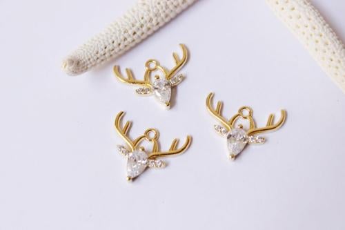 تعليقة غزال زركون