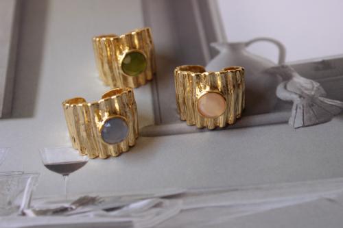 خاتم ذهبي عريض