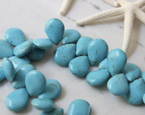 حجر الهوليت التركواز ع شكل دمعة