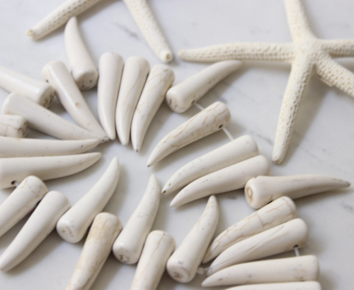 حجر هوليت ابيض