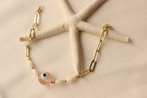 اسوره صدف مع تعليقة عين بلون الوردي