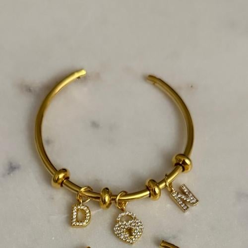Bracelet with 2 letter and heart