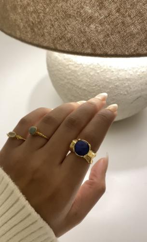 خاتم ذهبي مع حجر