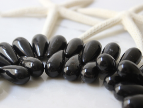 حجر اوباكو اسود ع شكل دمعة