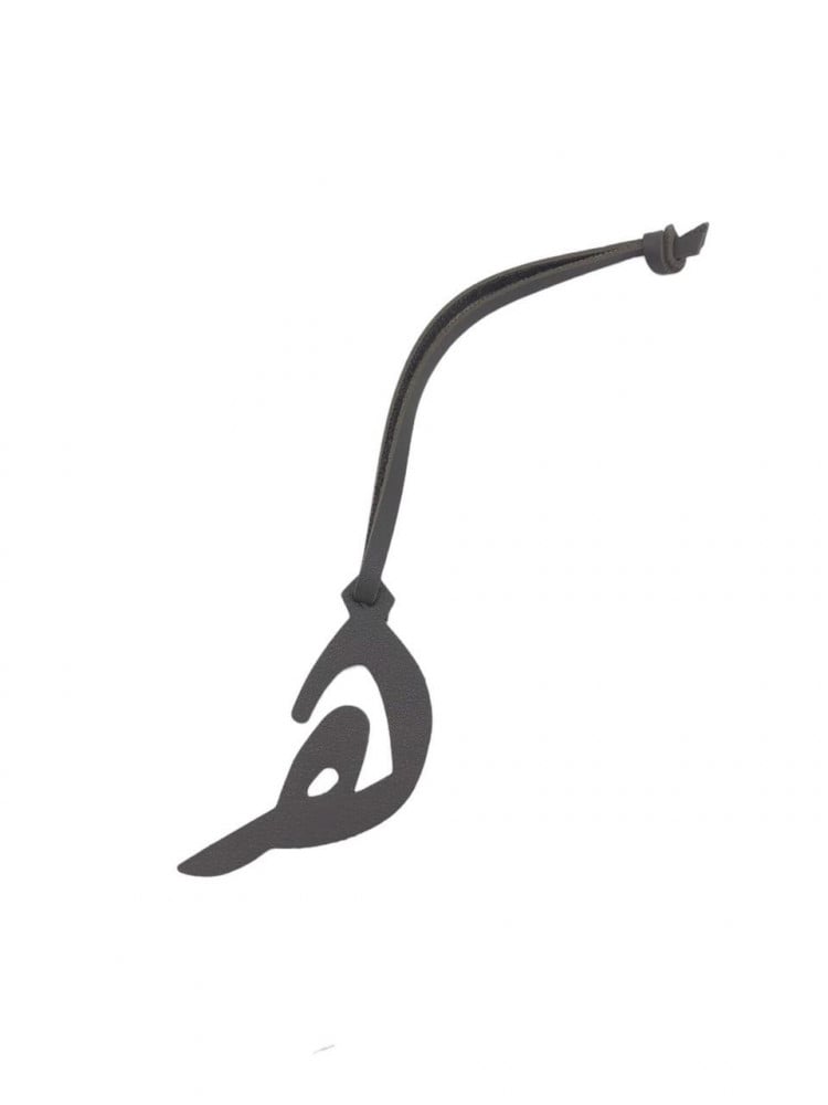 رمادي غامق