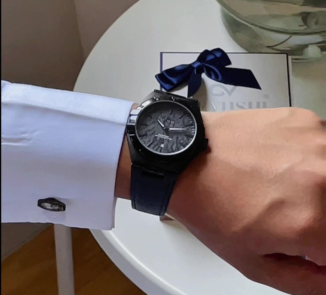 ساعات رجالية جلد