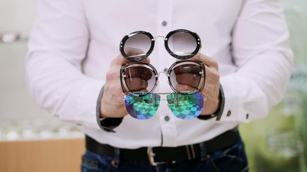 كيف تختار النظارة المناسبة لشكل وجهك؟