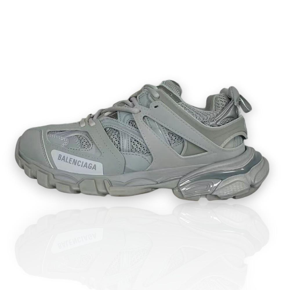 Balenciaga -بالينسياغا