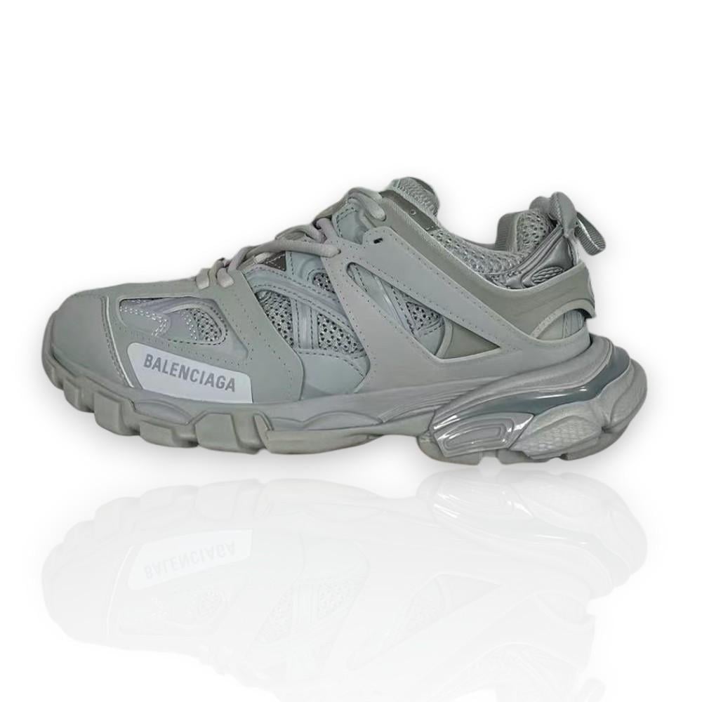 Balenciaga -بالينسياغا