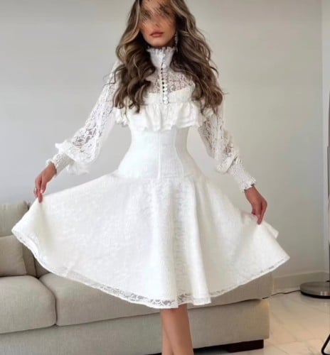 فستان ابيض ناعم