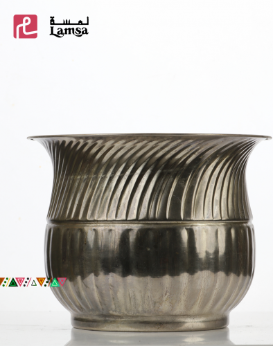 فازة من المعدن الابيض