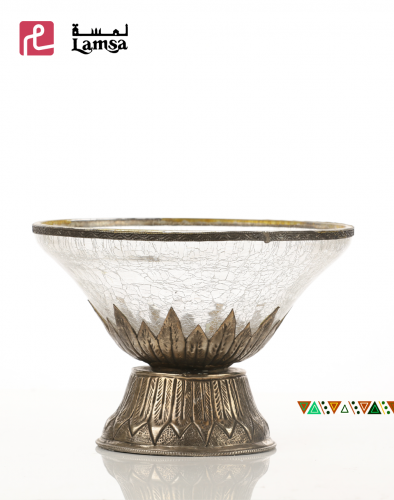 زبدية معدن مع زجاج خارجي