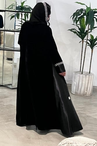 عباية شتوية مخمل كوري فاخرة مع تفته تطريز يدوي