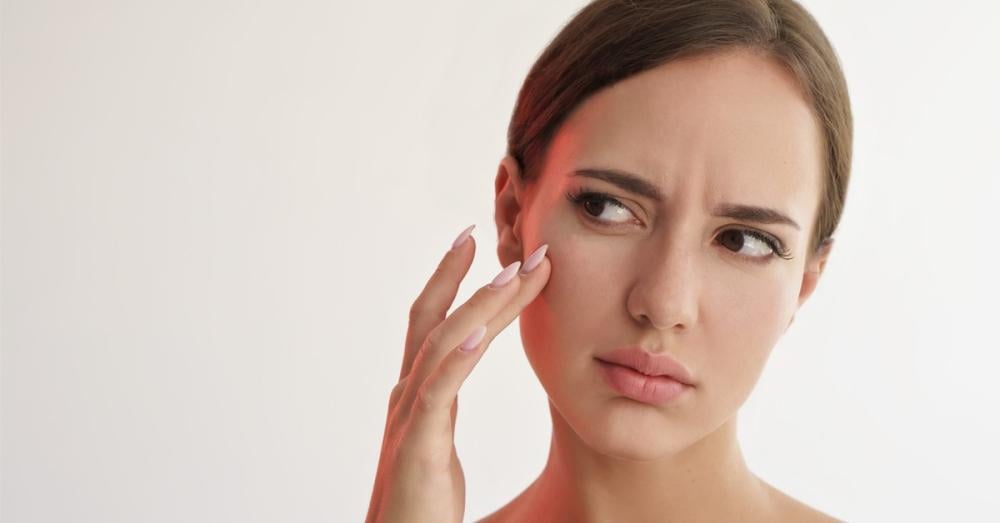 طرق العناية بالبشرة الدهنية