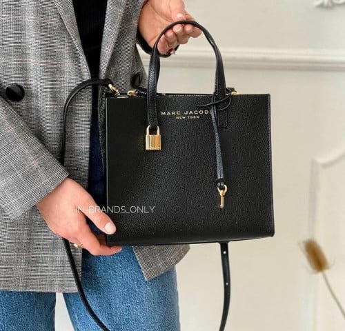 شنطة من ماركة marc jacobs