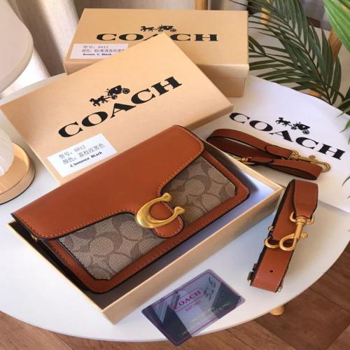 شنطة نسائية من ماركة كوتش COACH