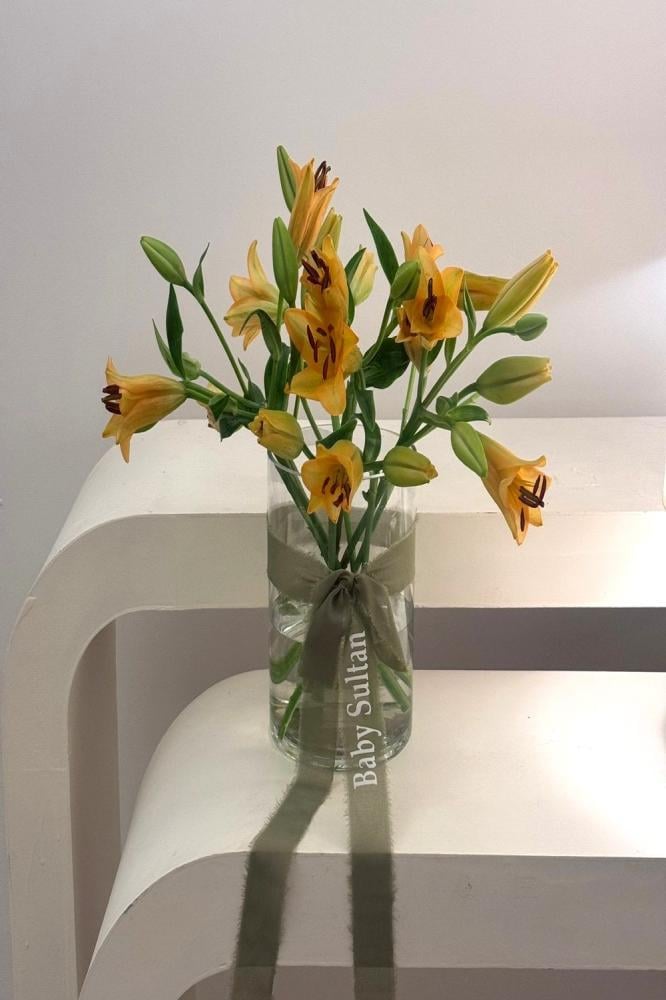 فازة ورد طبيعي ليليوم أورنج