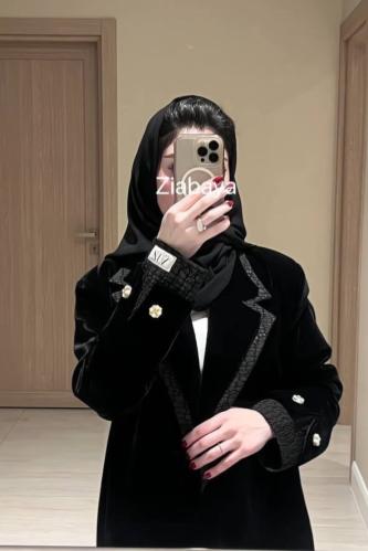 عباية بليزر مخمل اسود مع جاكار