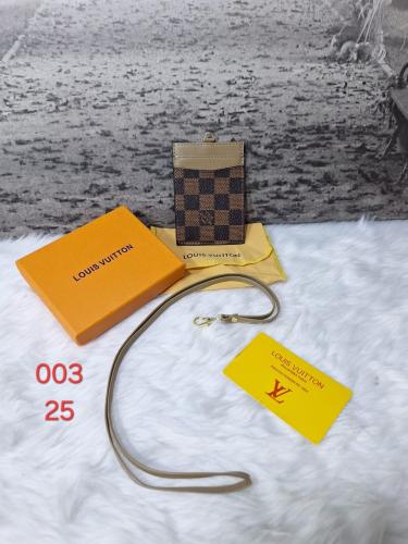 Louis Vuitton Check Card Holder حقيبة التميز
