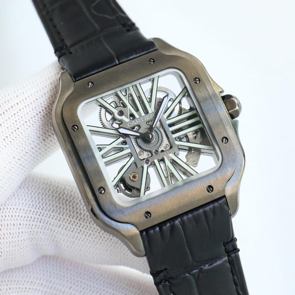 ساعة من Cartier