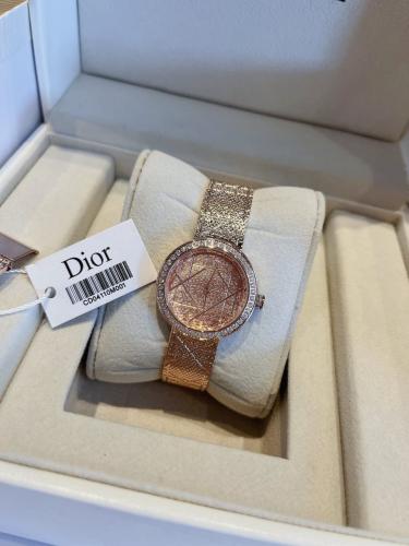 ساعه من Dior