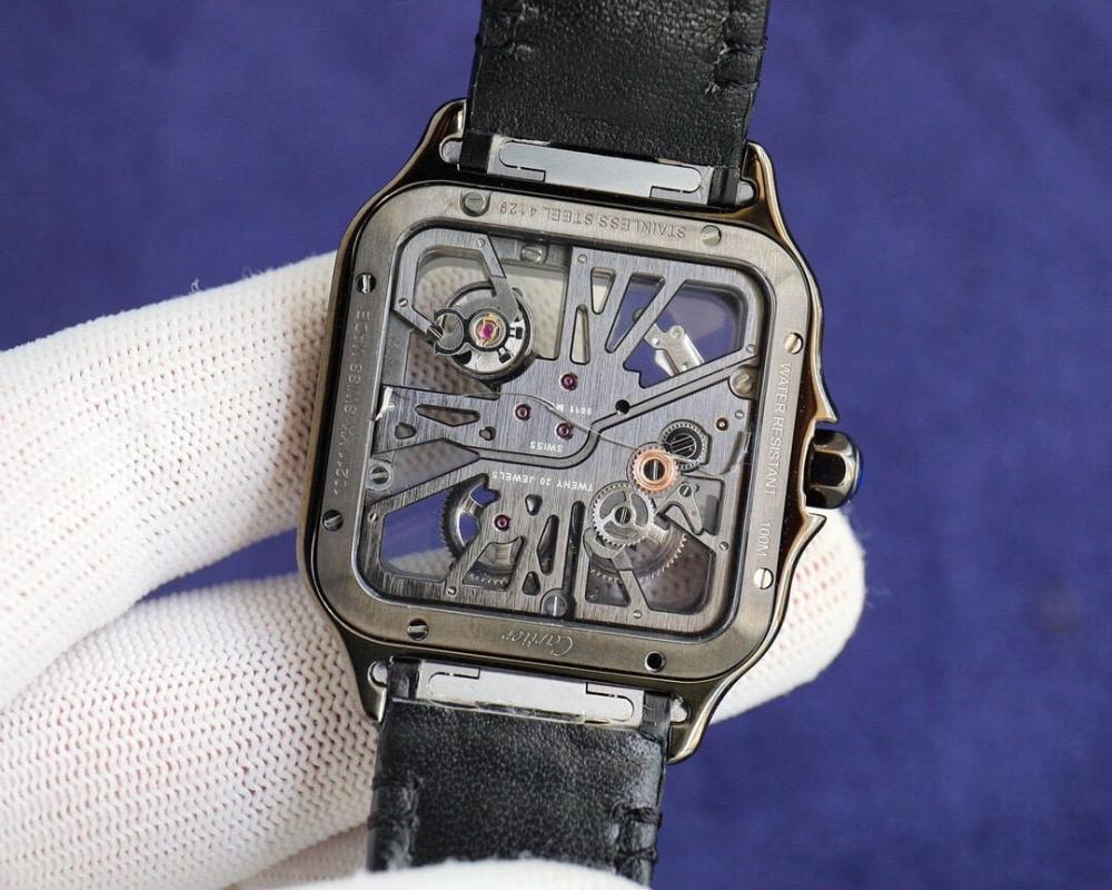ساعة من Cartier