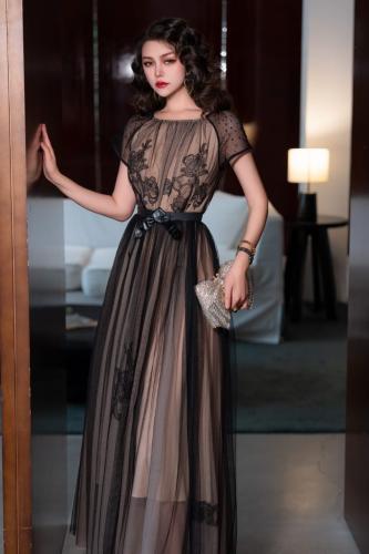 فستان من Dolce & Gabbana