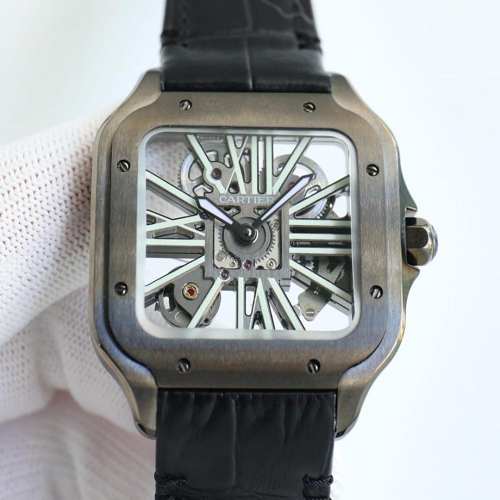 ساعة من Cartier