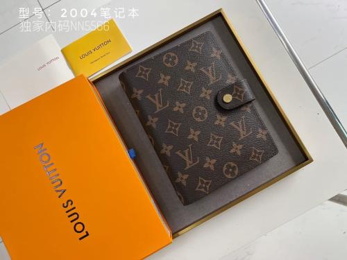 مفكره من Louis Vuitton