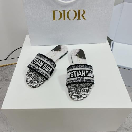 سليبر من Dior