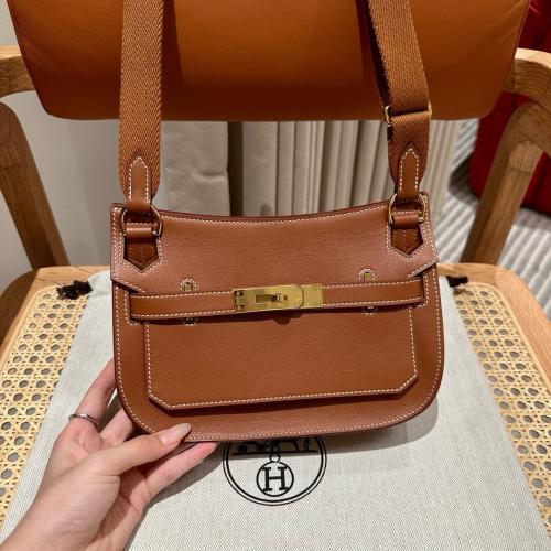 شنطة من Hermes