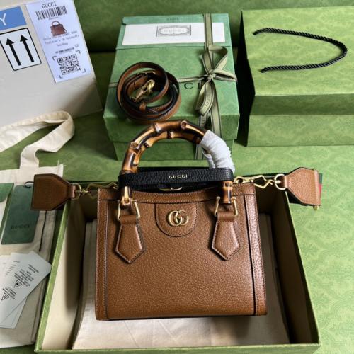 شنطة من Gucci