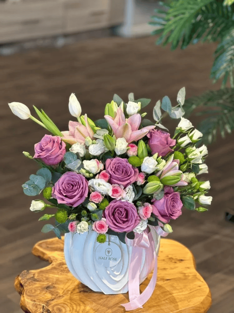 فازة ورد بنفسجية