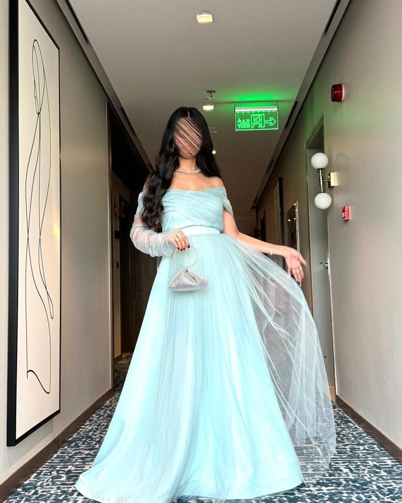 فستان سهرة سماوي انيق