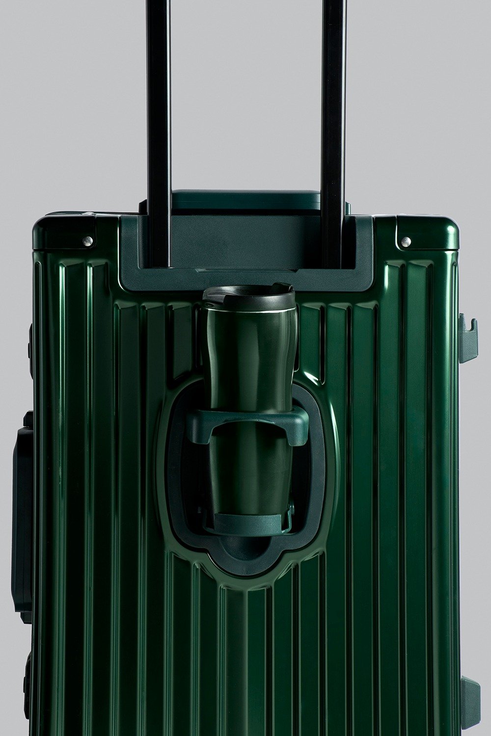 SV Voyager Aluminum Carry-on