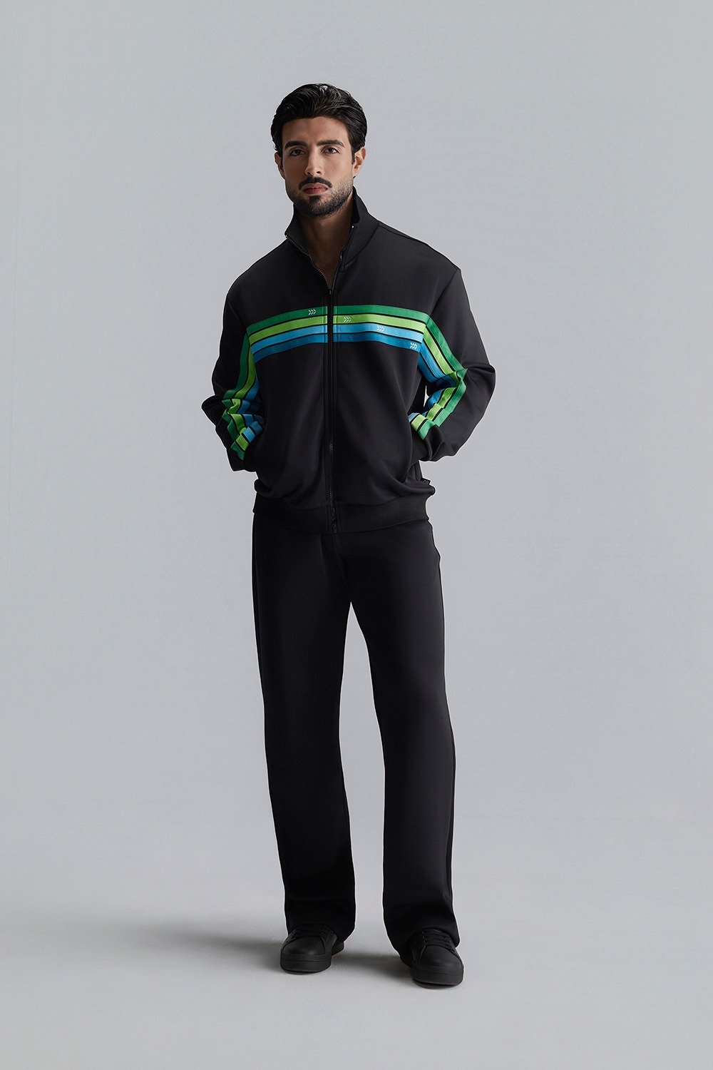 جاكيت رياضي بخطوط  SV (مناسب للجنسين)