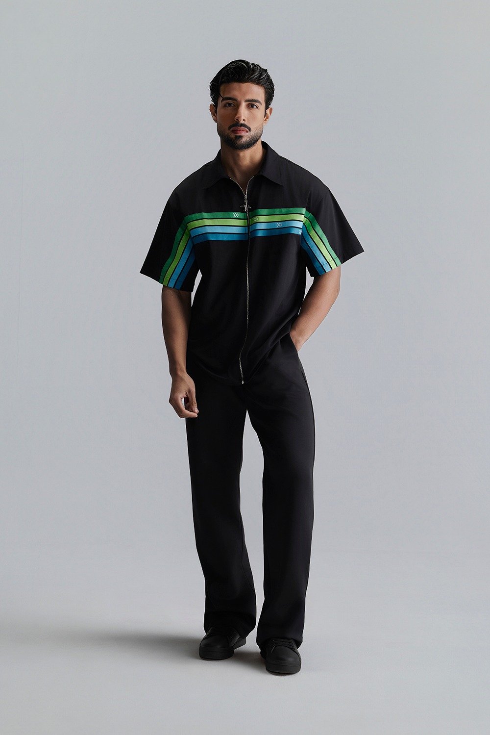 قميص بخطوط SV (مناسب للجنسين)