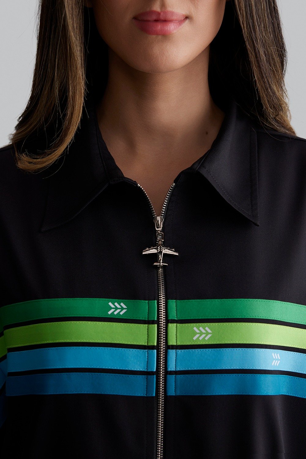 قميص بخطوط SV (مناسب للجنسين)